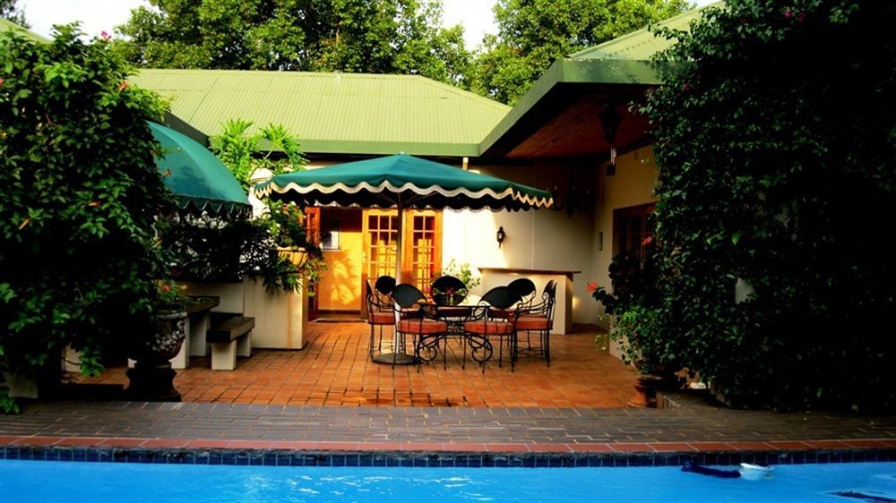 Village Green Guest House Randburg Exterior foto